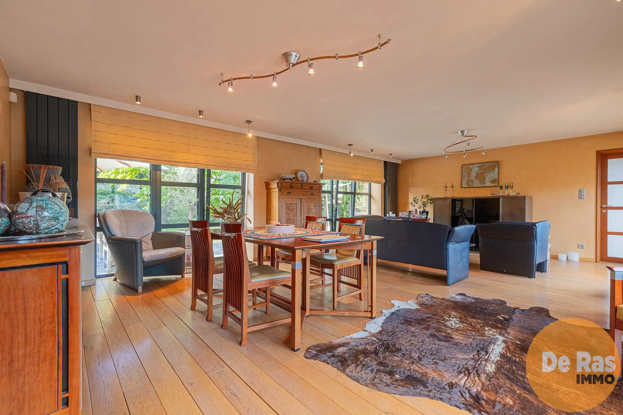 HERZELE – Multifunctionele loods met villa foto 8