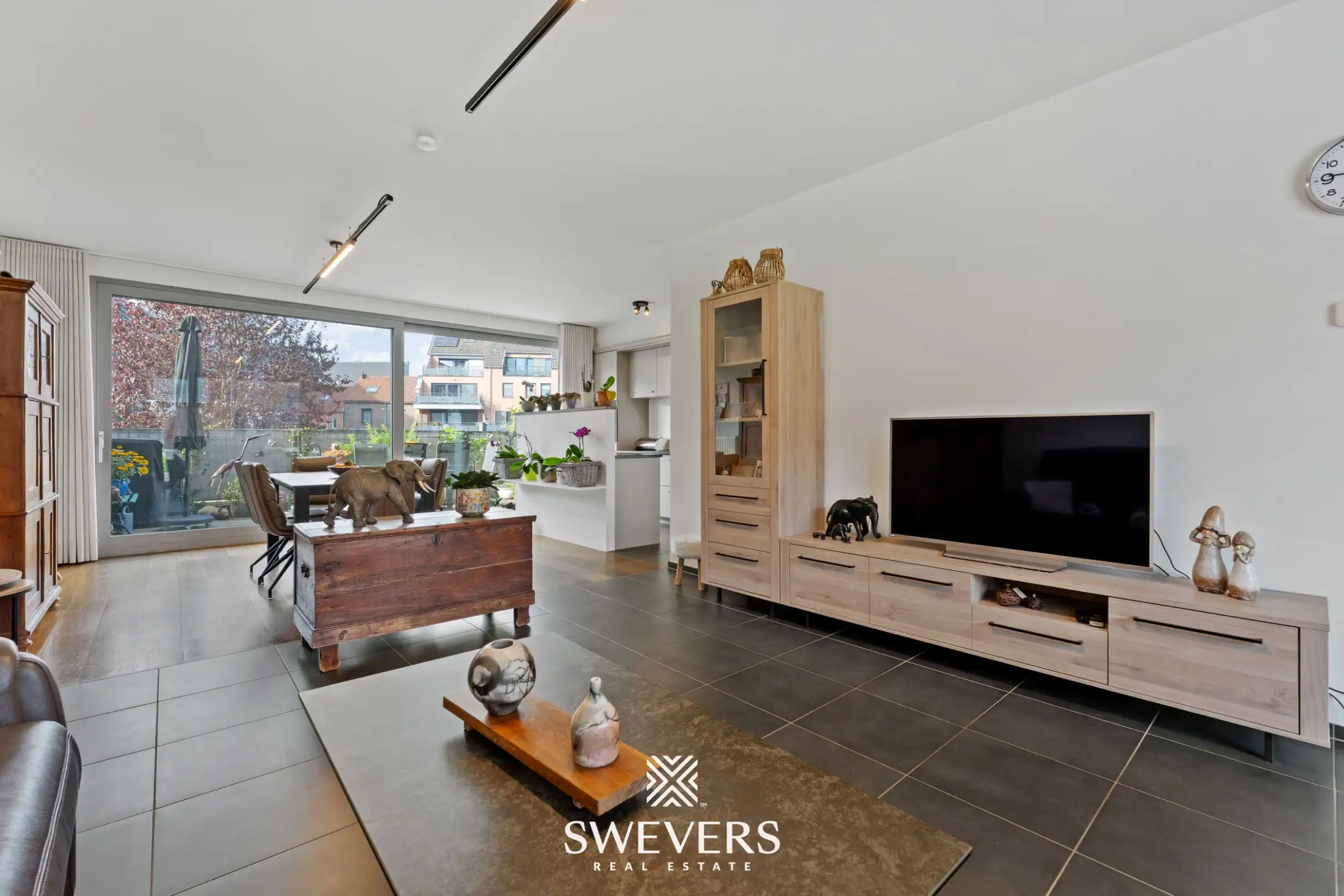 Recent en ruim duplex appartement (140m²) met 2 grote terrassen in centrum Diepenbeek foto 2