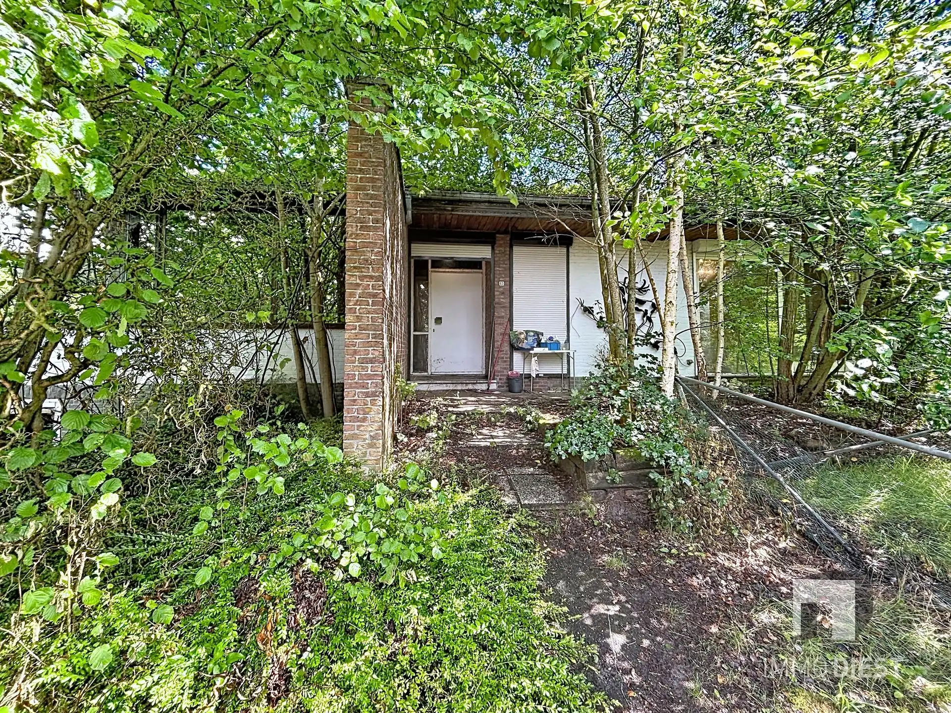 Totaal te renoveren woning of afbraak en heropbouw op 15a 88ca. foto 2