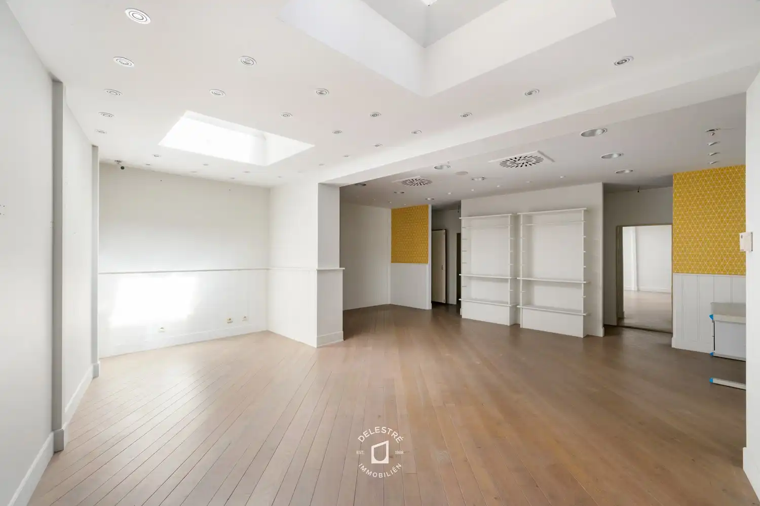 Veelzijdig handelspand van ca. 300 m² met woonpotentieel in Aalst foto 6