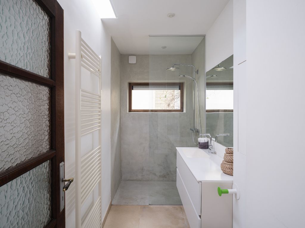 Topligging, omgeving Visserij, karaktervol 2 slpk-appartement met buitenruimte en originele elementen in een even karaktervol gebouw met ‘art-déco’ elementen. foto 13