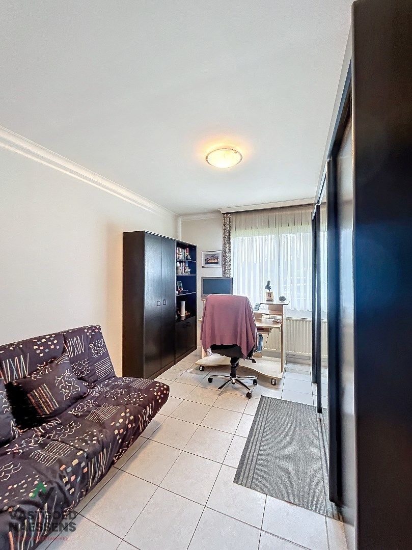 Instapklare en vrijstaande woning met inpandige garage en zonnige tuin.  foto 14
