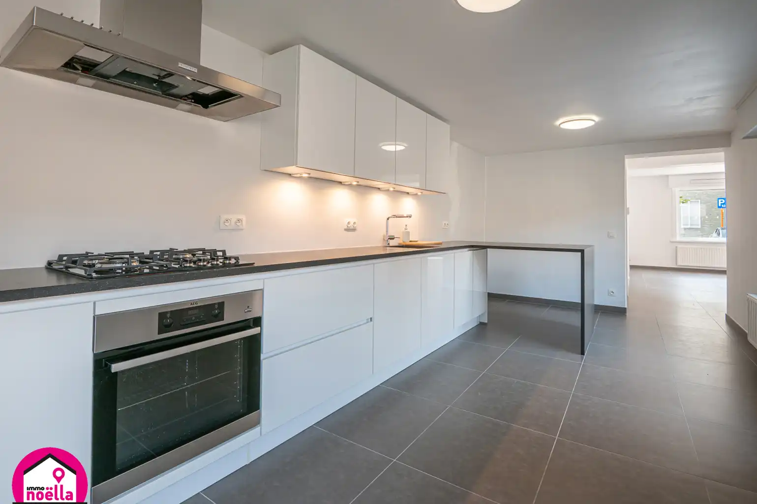 Half open bebouwing met garage en berging foto 21