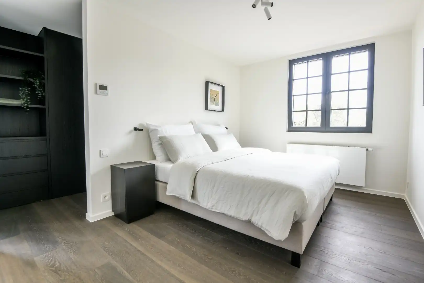 Volledig gerenoveerde, alleenstaande villa, rustig gelegen in een doodlopende straat aan de rand van het Zoute. foto 14