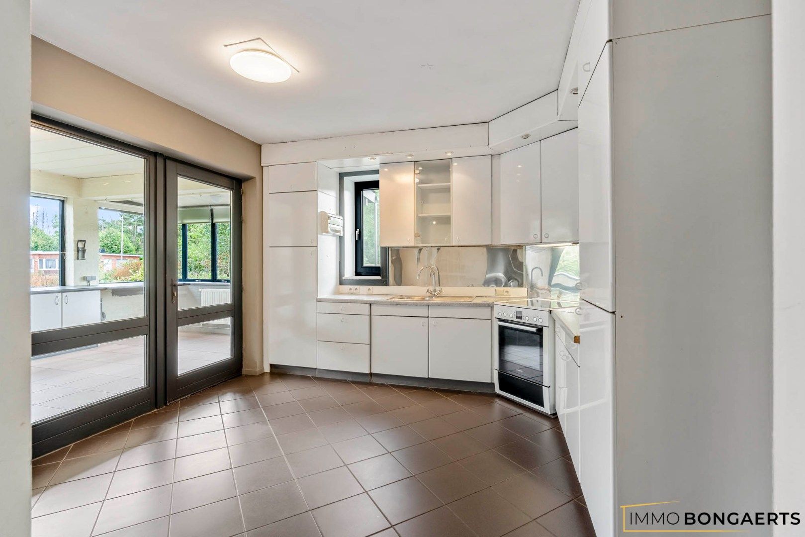 Rustig gelegen woning met 4 slaapkamers foto 11