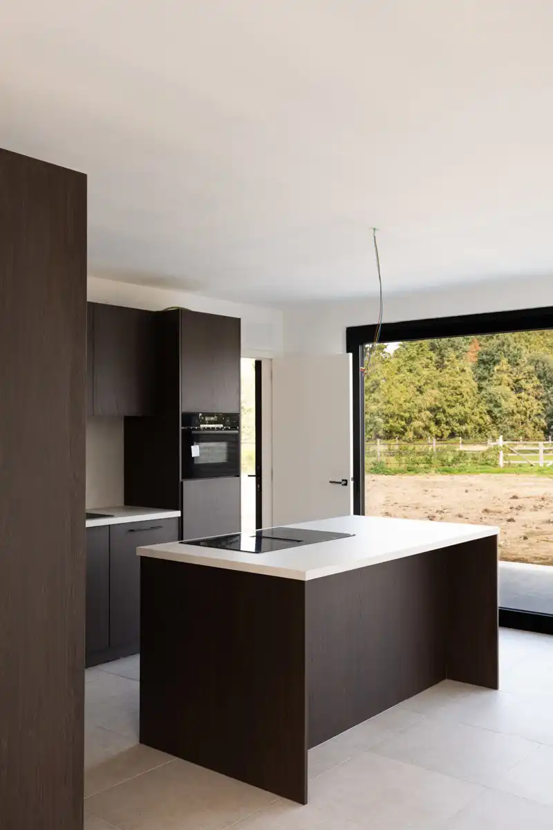 Moderne BEN-woning met zicht op groen foto 12