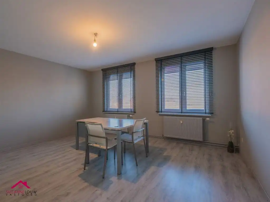 Zeer ruim appartement met 3 slaapkamers foto 24