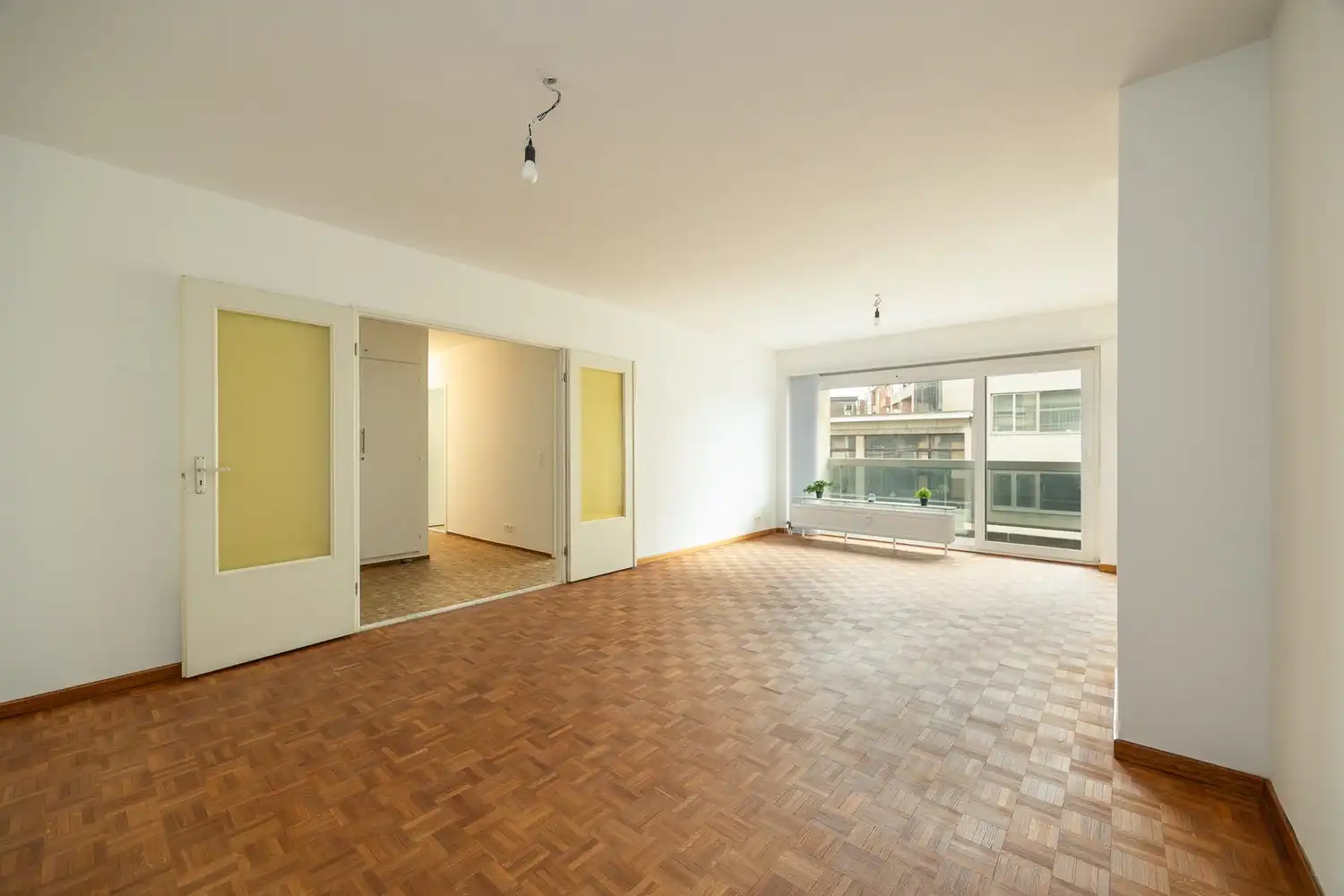 Instapklaar 2-slpk appartement van  83m² met terras op toplocatie! foto {{pictureIndex}}