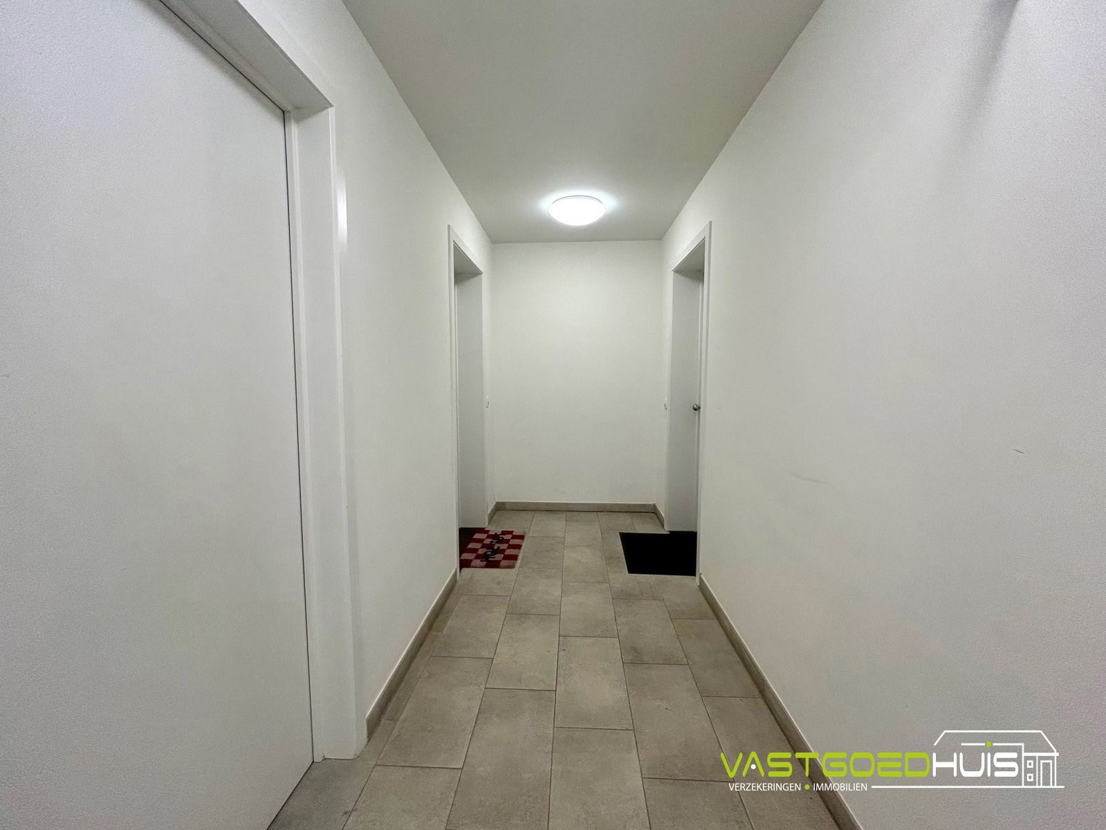 Modern appartement met 2 slaapkamers en terras foto 6