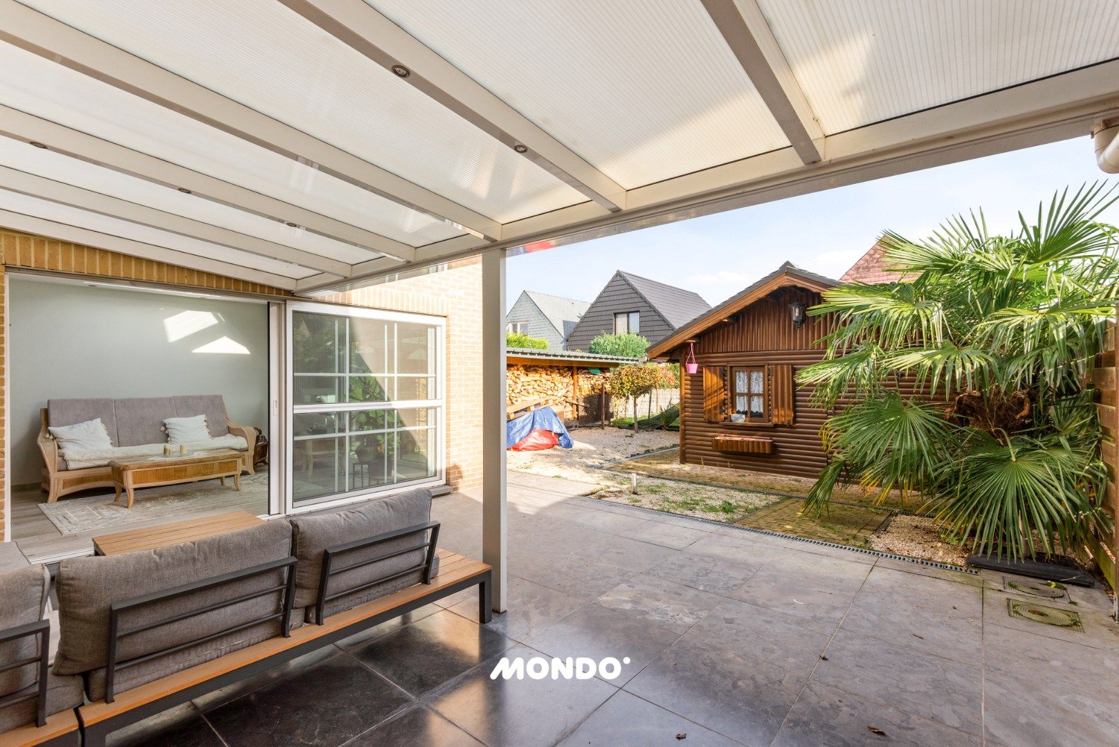 Ruime gezinswoning met 3 slaapkamers en lichtrijke aanbouw in een rustige doodlopende straat! foto 7