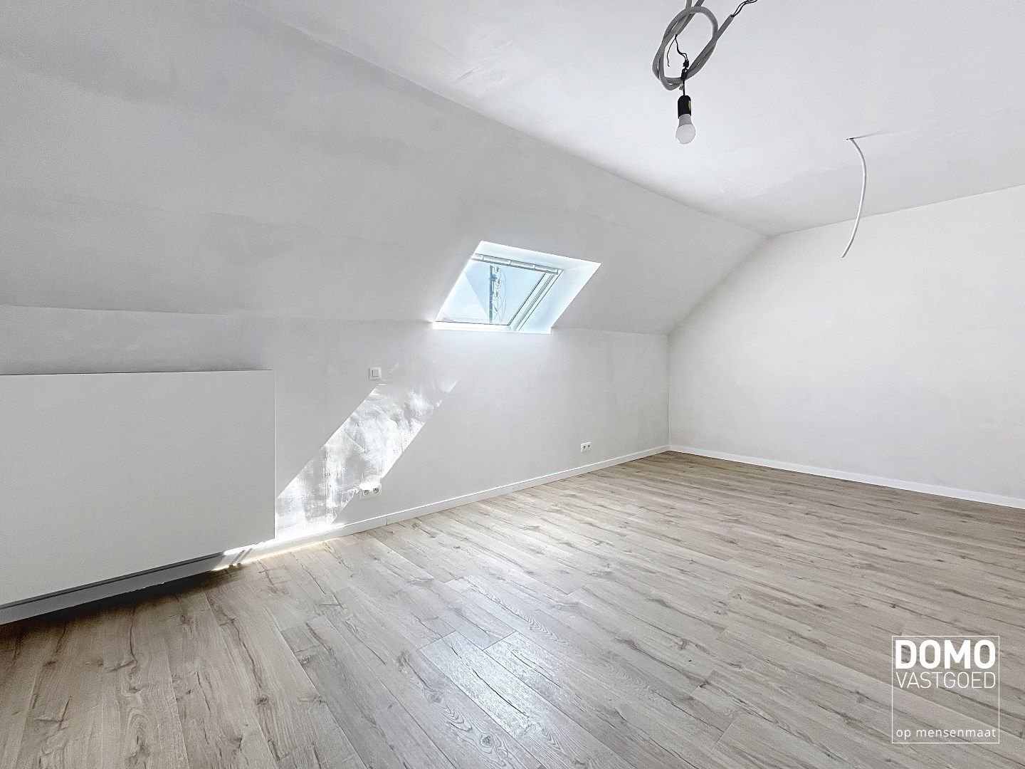 PRACHTIG GERENOVEERDE, LICHTRIJKE WONING MET 3 SLAAPKAMERS, 2 BADKAMERS, EEN ZONNIGE TUIN EN 2 PARKEERPLAATSEN TE GINGELOM (MIELEN-BOVEN-AALST)   foto 32