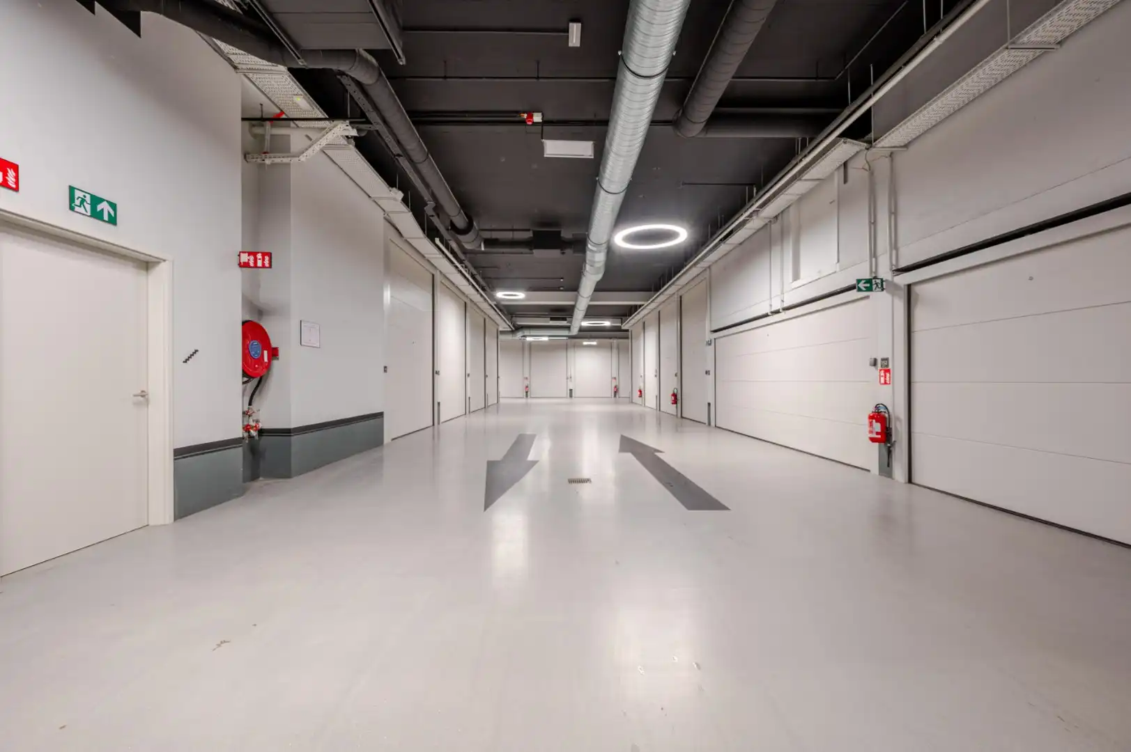 GESLOTEN GARAGEBOX - ALBERTPLEIN - HET ZOUTE foto 2