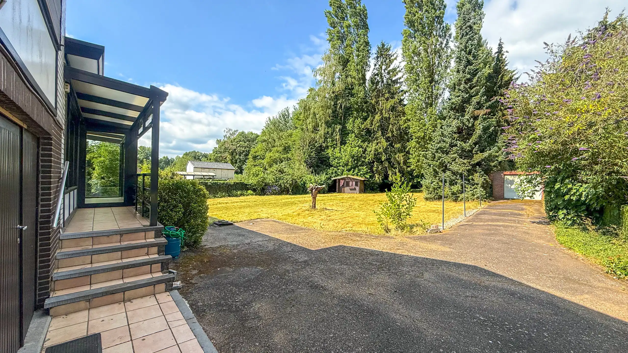 Ruime split-levelwoning met 3 slaapkamers op groot perceel! foto 42