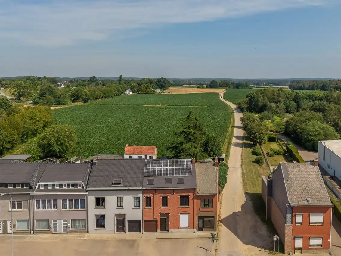 Charmante woning met tuin, 2 slk, garage en uniek zicht op groen landschap foto 27