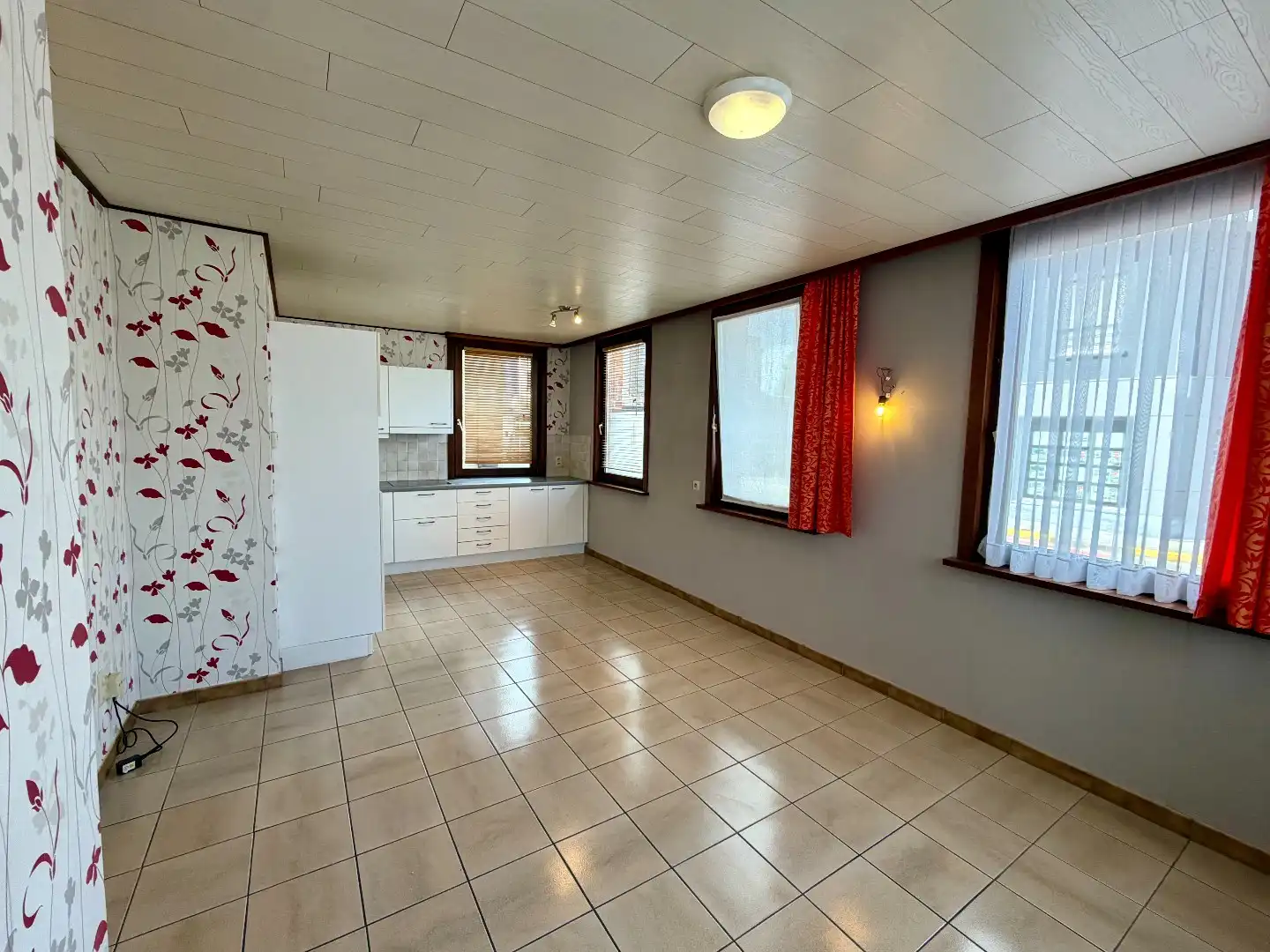 Eenslaapkamer appartement met grote garage te huur te Harelbeke. foto 3