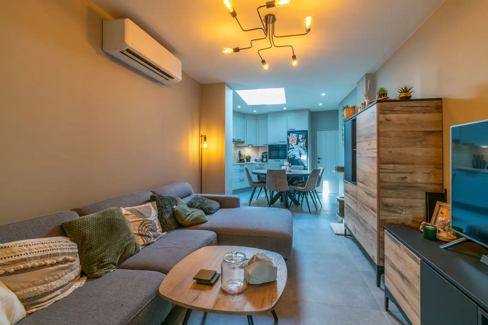 GERENOVEERDE WONING MET 2 SLP + BUREAU & TUIN! foto 6