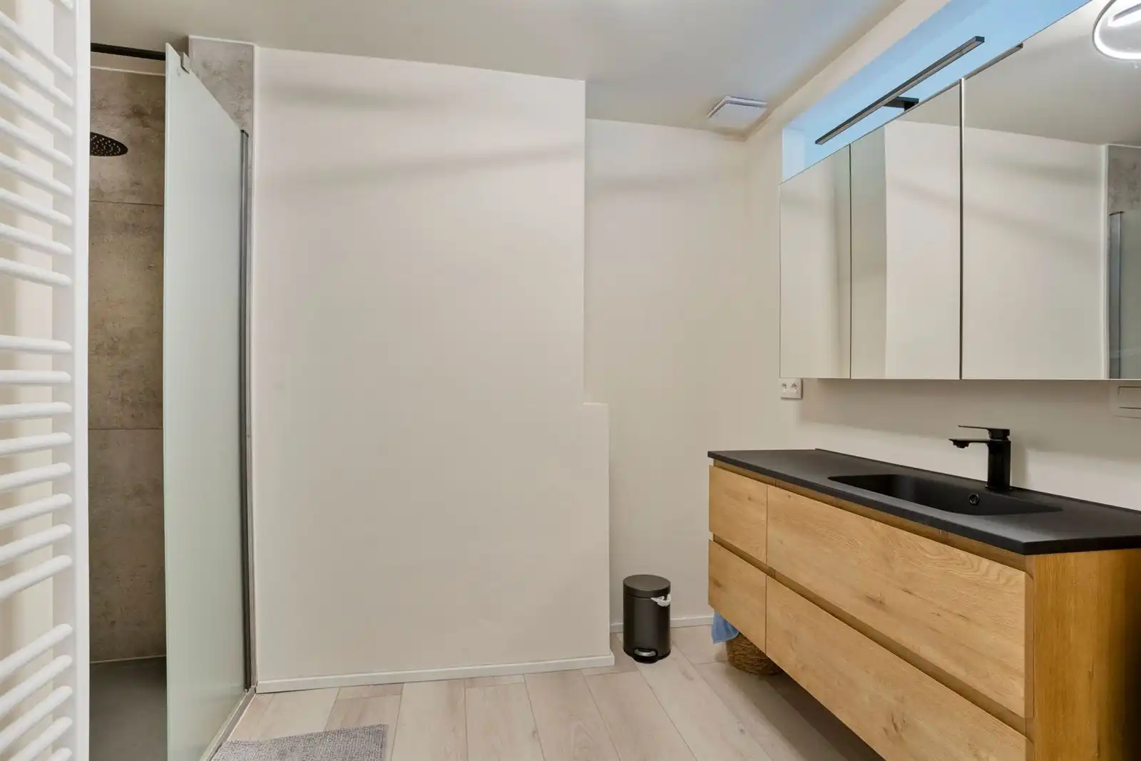 Gerenoveerde woning met 2 slaapkamers en tuin te Lembeek  foto 15