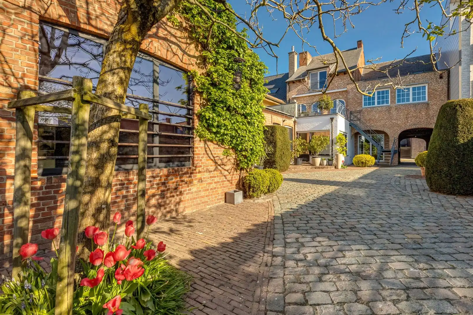 Woning met praktijk, bijgebouw en tuin in Beerzel-dorp! foto 27