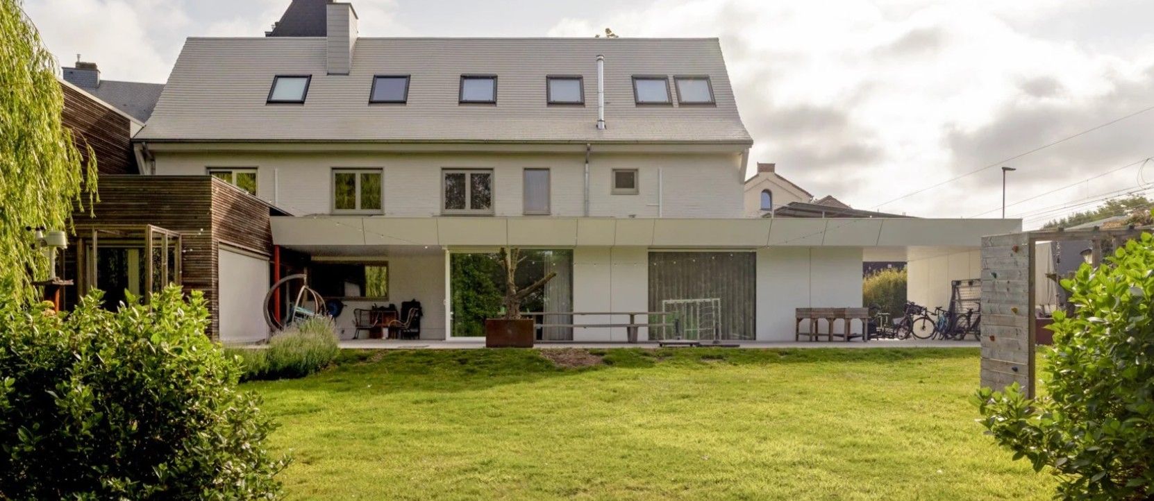 UNIEKE HIGH-END TOTAAL GERENOVEERDE WONING HARTJE HERZELE foto 28