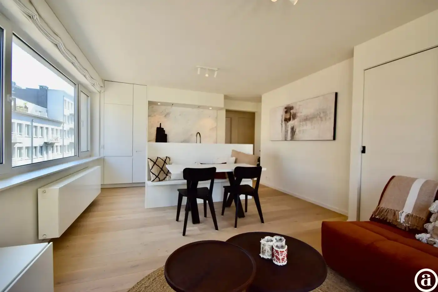 Instapklaar hoekappartement op enkele stappen van het centrum foto 6