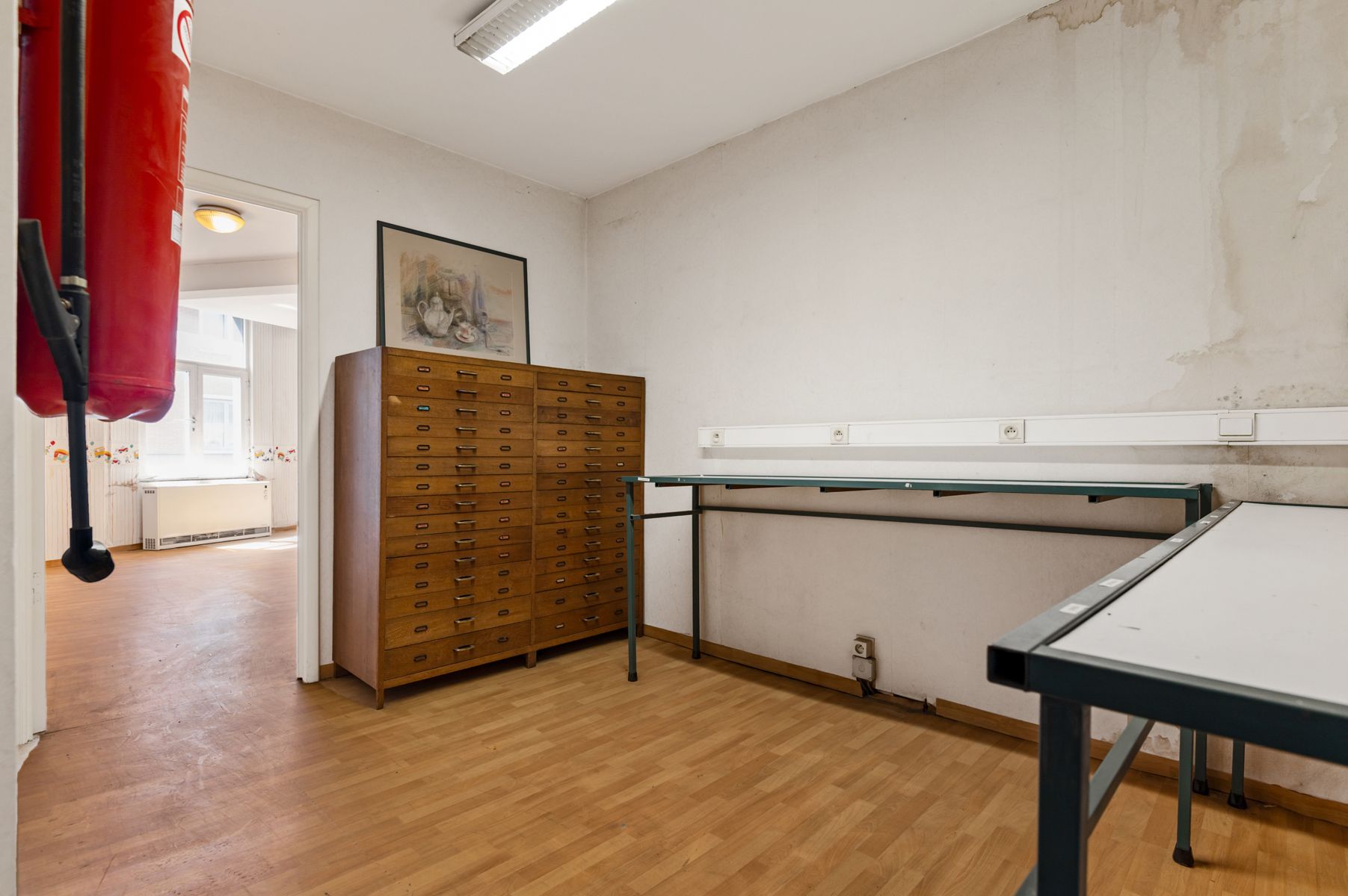 Zeer ruim handelshuis op top locatie in Merksem foto 13