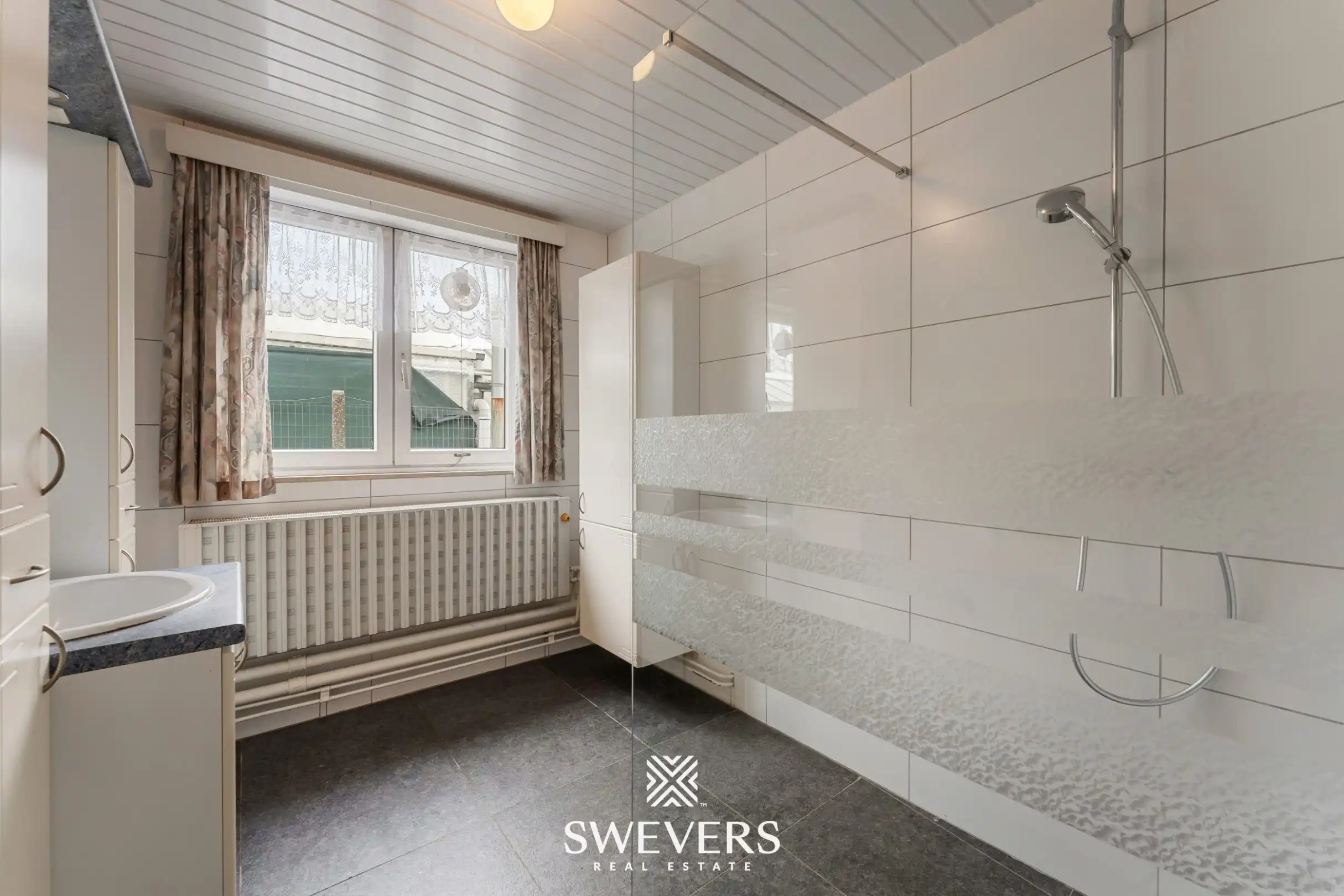 Vrijstaande woning met potentieel in Molenbeersel foto 13