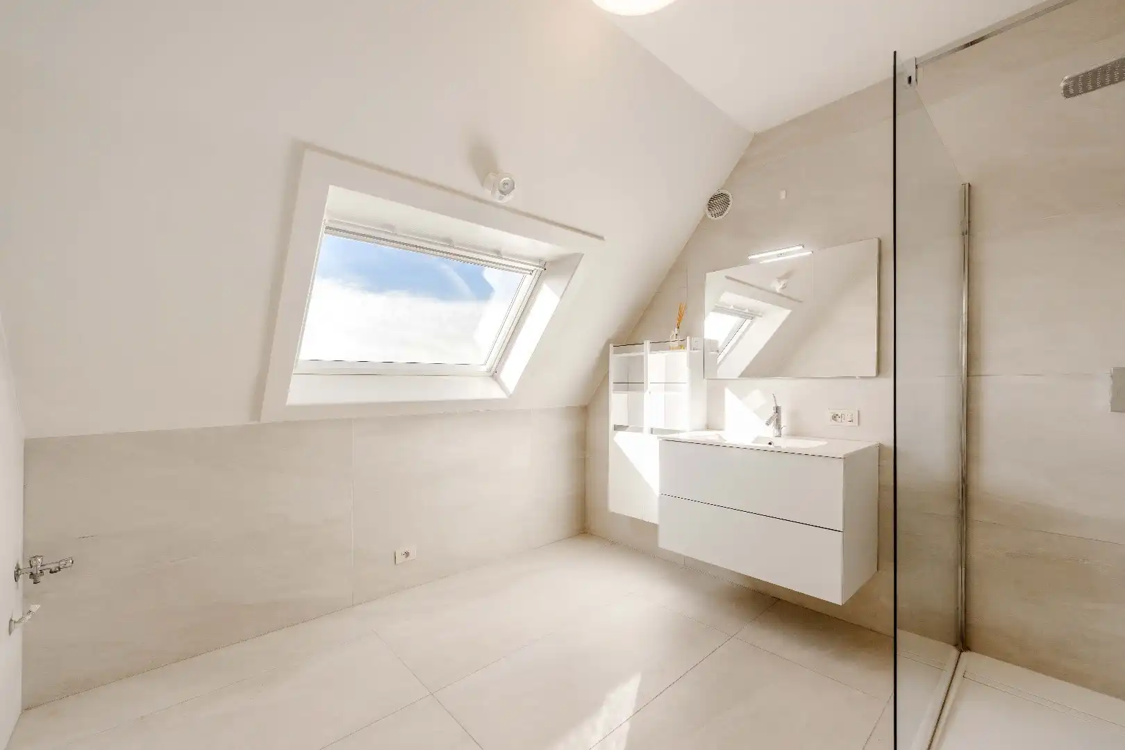 INSTAPKLAAR PENTHOUSE (114 m²) MET 2 SLKS IN HARTJE AALTER foto 10