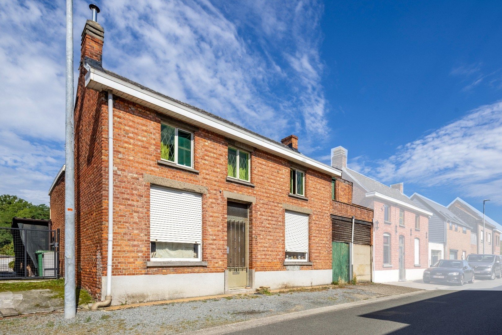 Compleet te renoveren woning op een mooi perceel grond van 630m² foto 5