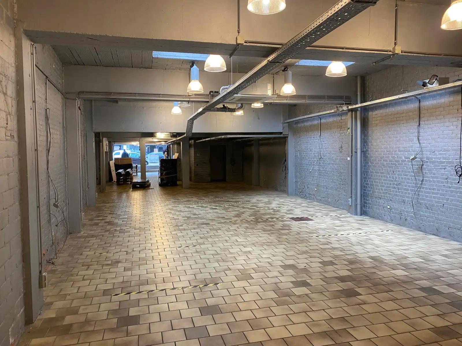 Handelsruimte 290 m² te huur Europalaan Genk foto 4