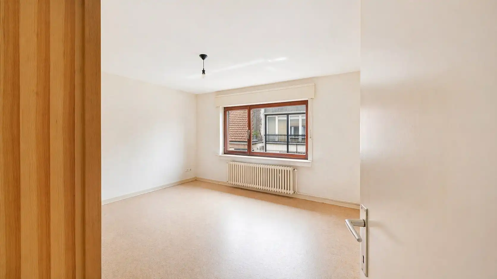 Grote woning met veel potentieel te Heist foto 15