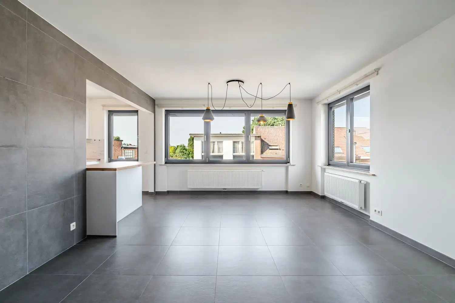 Volledig gerenoveerd 2-slaapkamerappartement met garage in Sint-Pieters-Leeuw foto 3