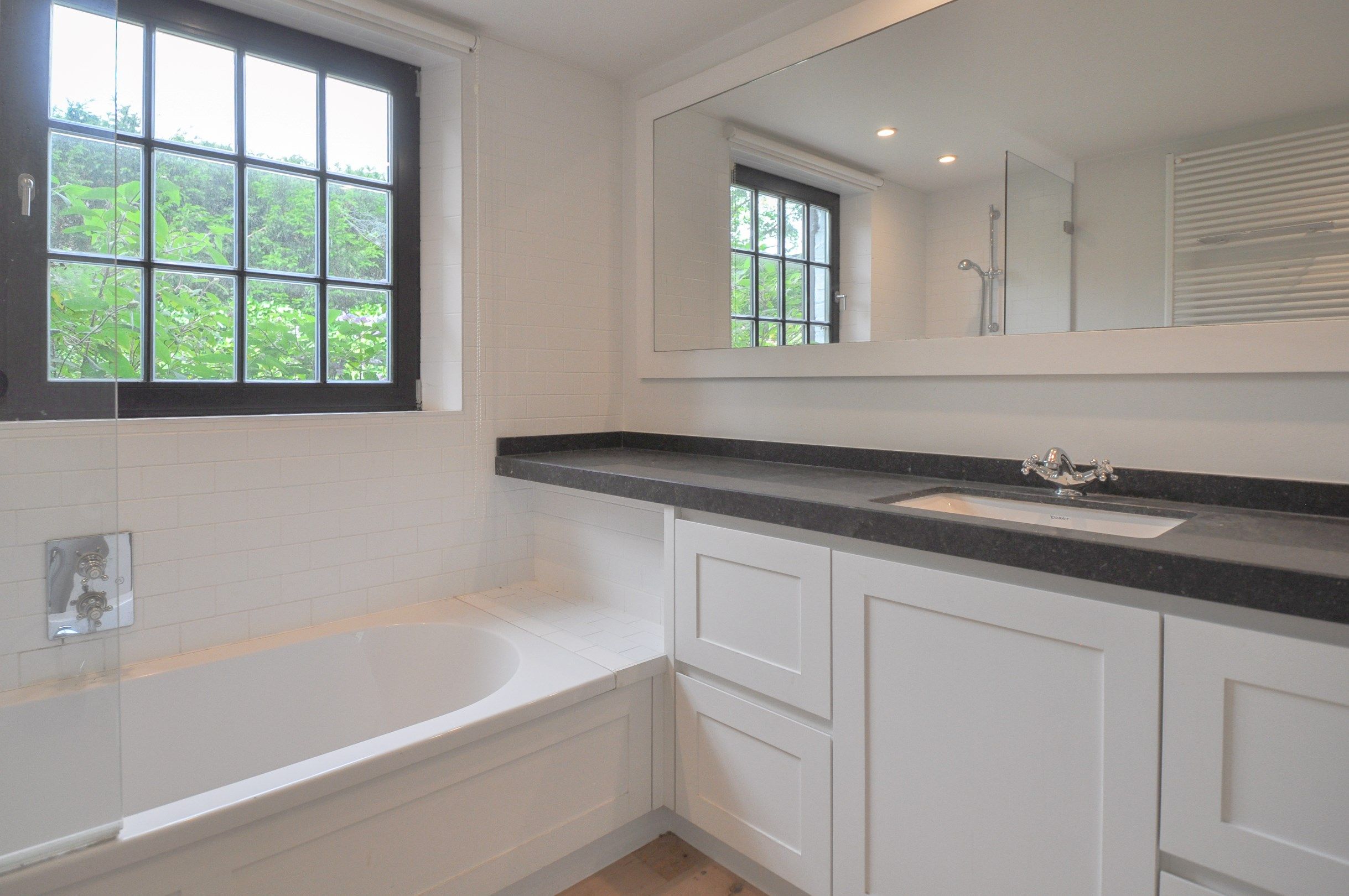 Exclusieve villa ,rustig gelegen op een perceel van 1628 m² nabij de Royal Zoute Tennis Club. foto 27