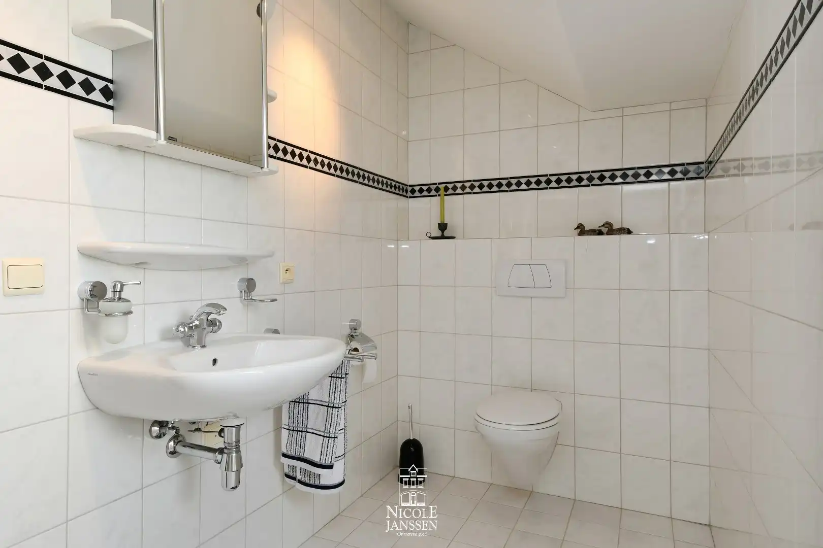 Stijlvolle villa met 4 slaapkamers, 2 badkamers en een prachtige tuin foto 26