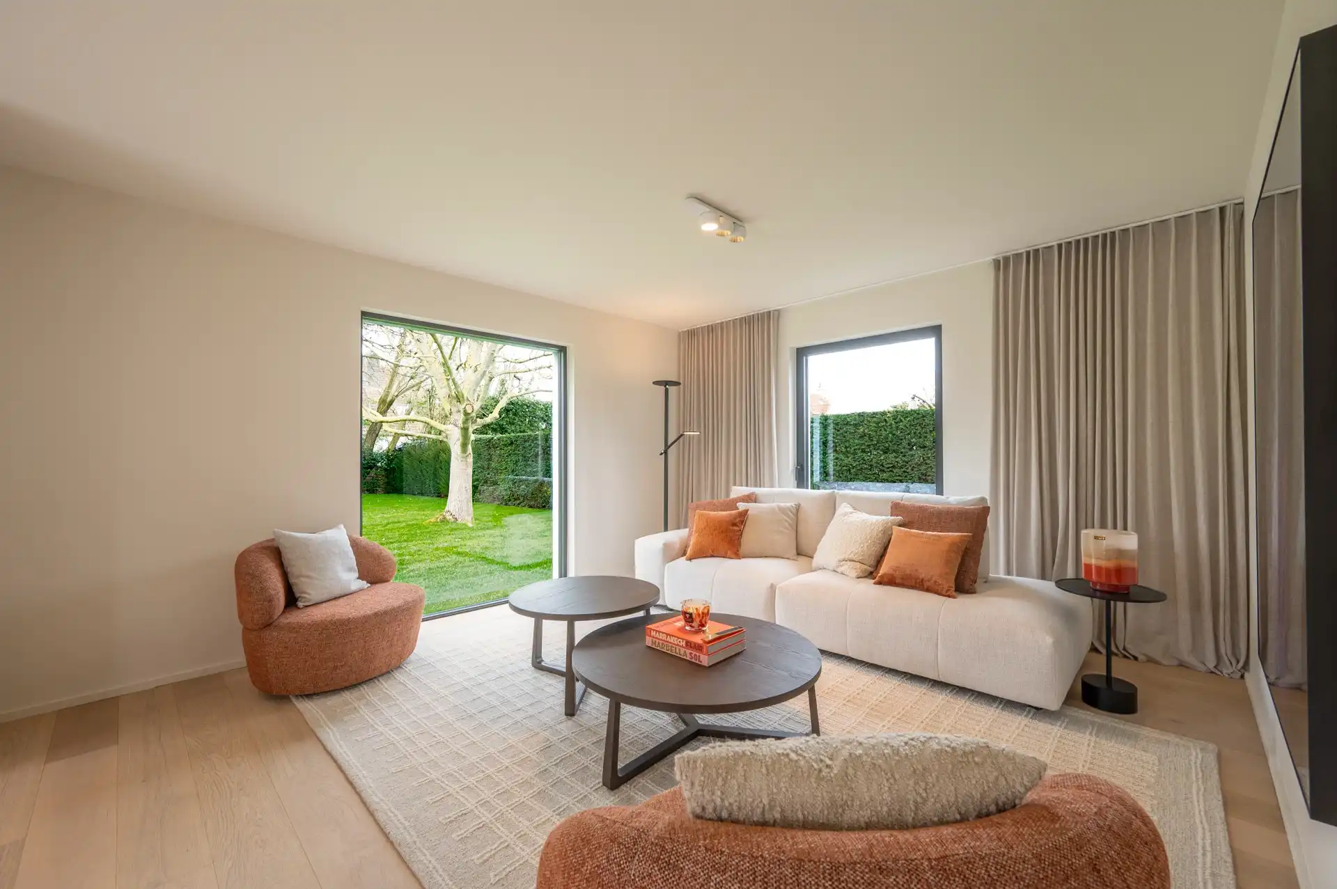 Smaakvol afgewerkte villa in Maaiken met ruime tuin foto 8