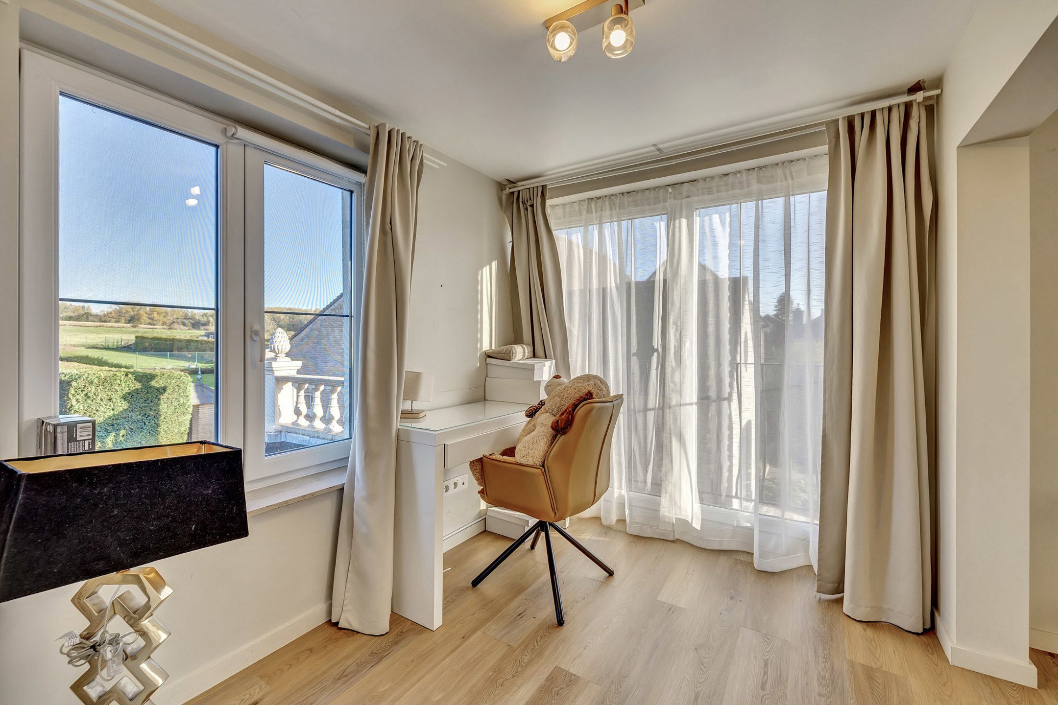 Instapklare woning met ruime tuin en garage foto 20