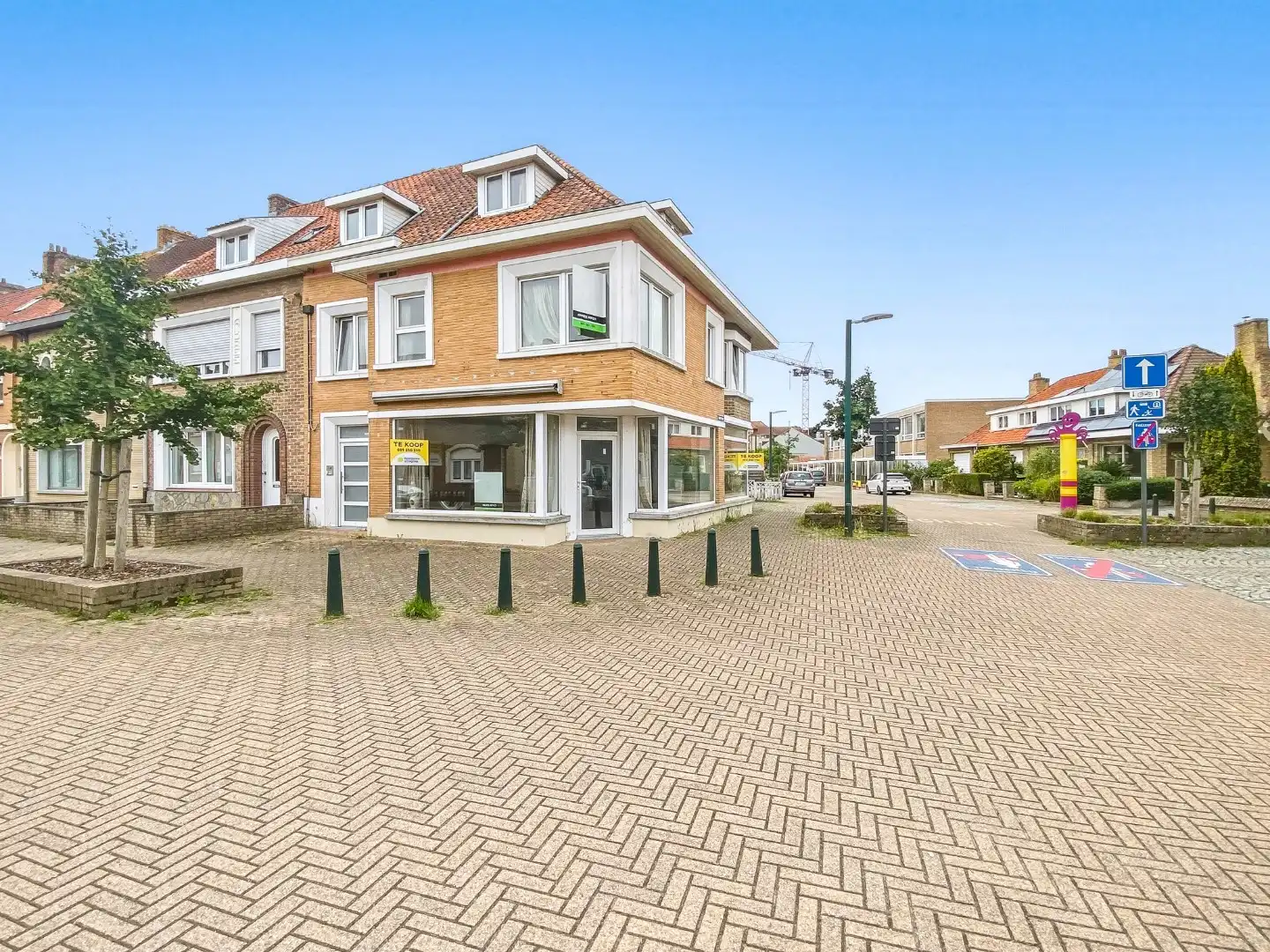 Ruime hoekwoning met 3 woonunits in het centrum van De Panne.  foto 22