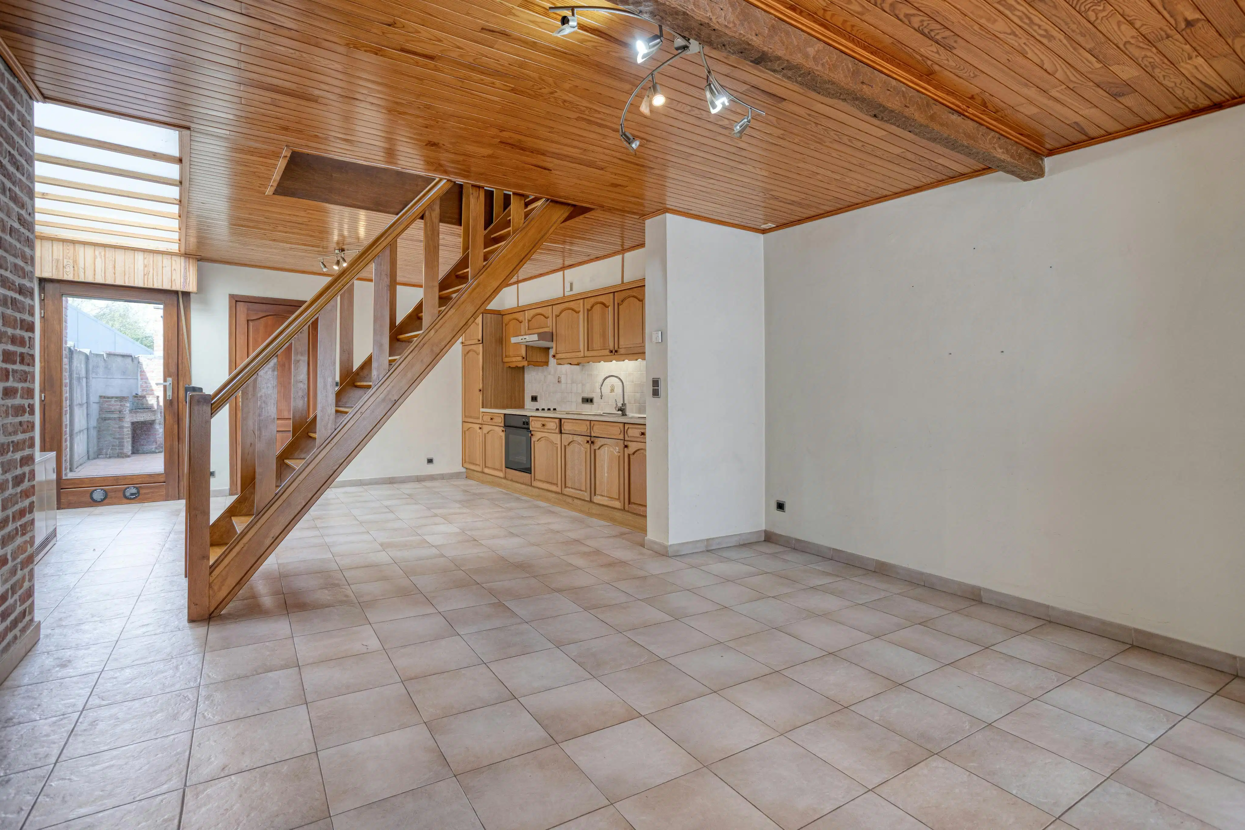 Huis met 3 slaapkamers, garage in het centrum van Maldegem foto 3