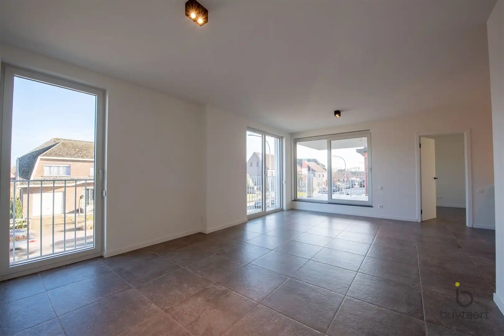 Recent 1 slaapkamer appartement met prachtig uitzicht! foto 9