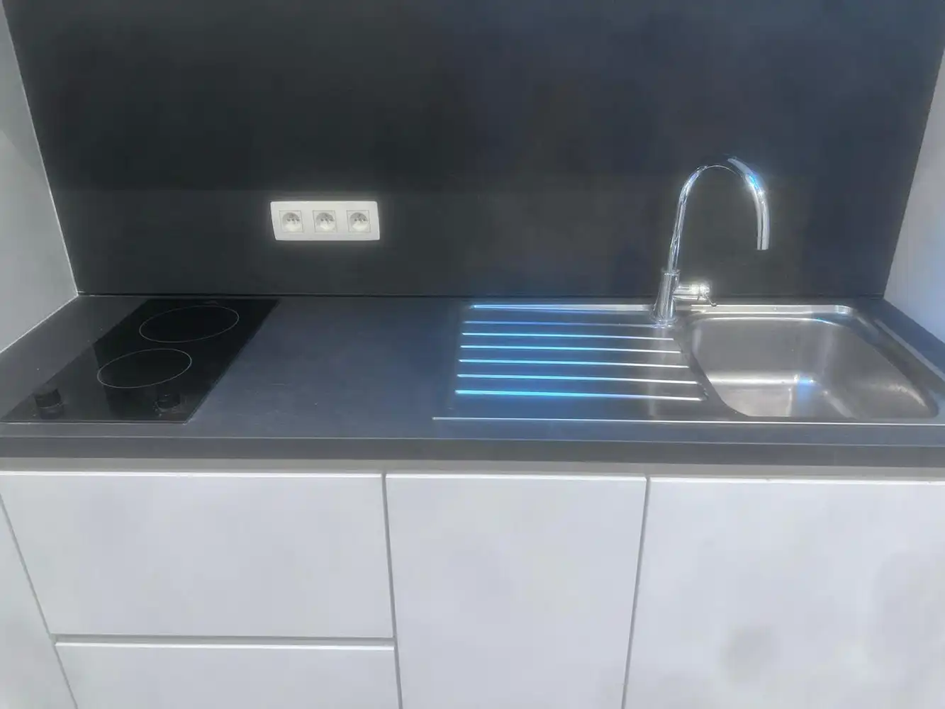 Nieuwbouw handelsgelijkvloers / kantoor te huur in Geraardsbergen foto 5