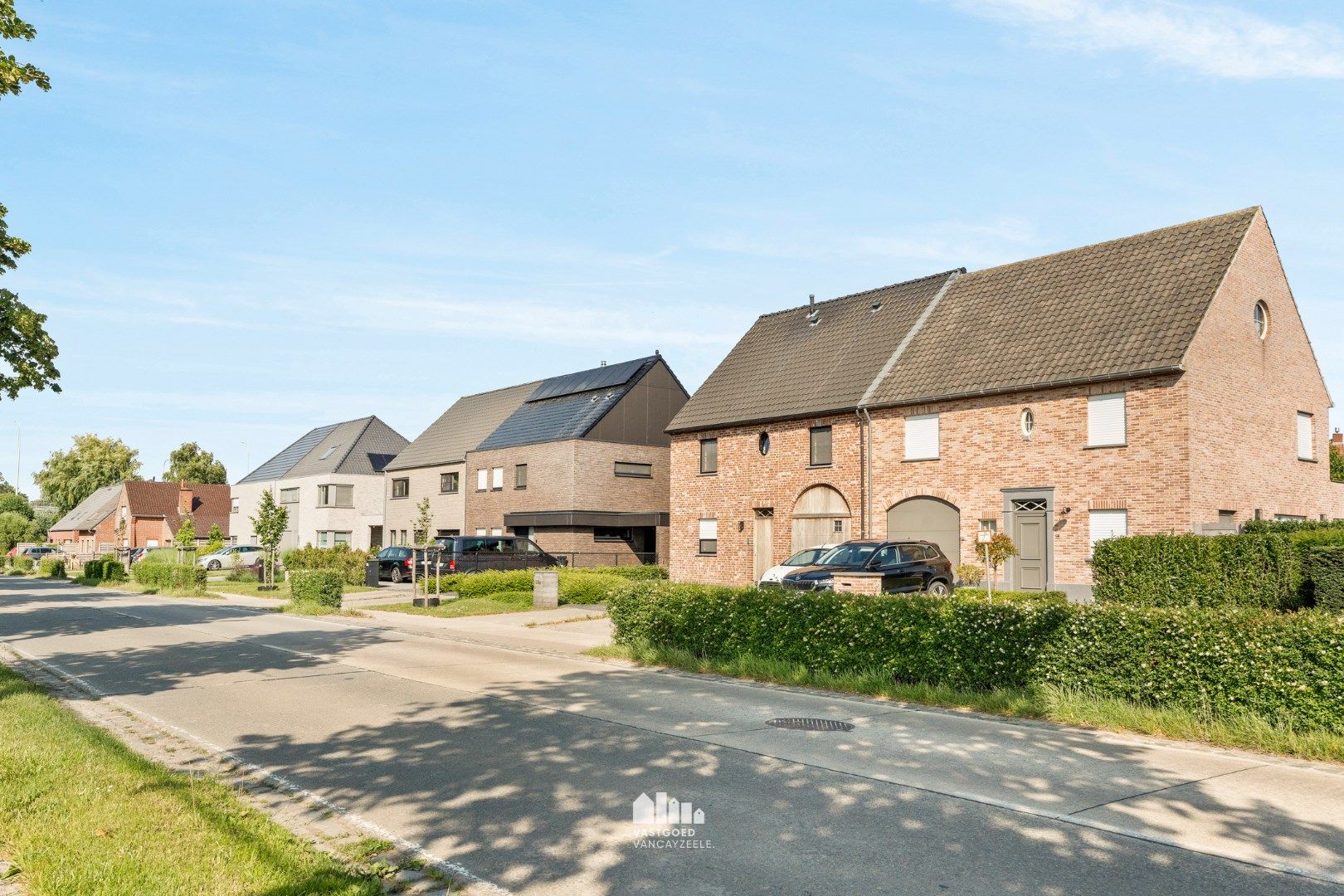 Recente kwalitatief afgewerkte woning met zonnige tuin en garage. foto 2