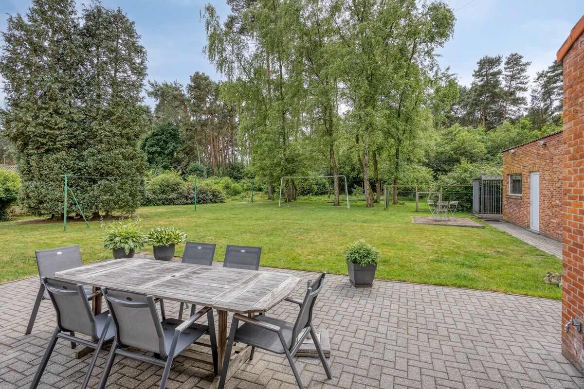 Rustig gelegen woning met oa 4 slpks op een mooi breed perceel van 21 are. foto 23