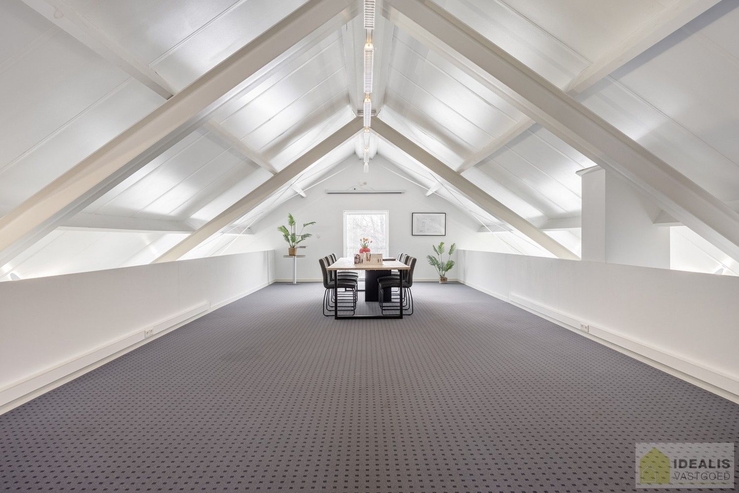 STATIGE, STRAKKE EN UITERST RUIME WONING/KANTOOR MET HOOGSTAANDE AFWERKING EN OOG VOOR DETAIL. VOORZIEN VAN 3 SLAAPKAMERS, RIANTE LEEFRUIMTES ÉN UNIEKE LANDSCAPE KANTOORRUIMTES OP RESIDENTIËLE DOCH GUNSTIGE LOCATIE! foto 38