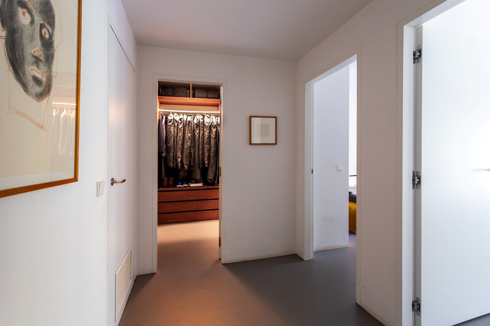 Architecturale parel met een zee van ruimte foto 20