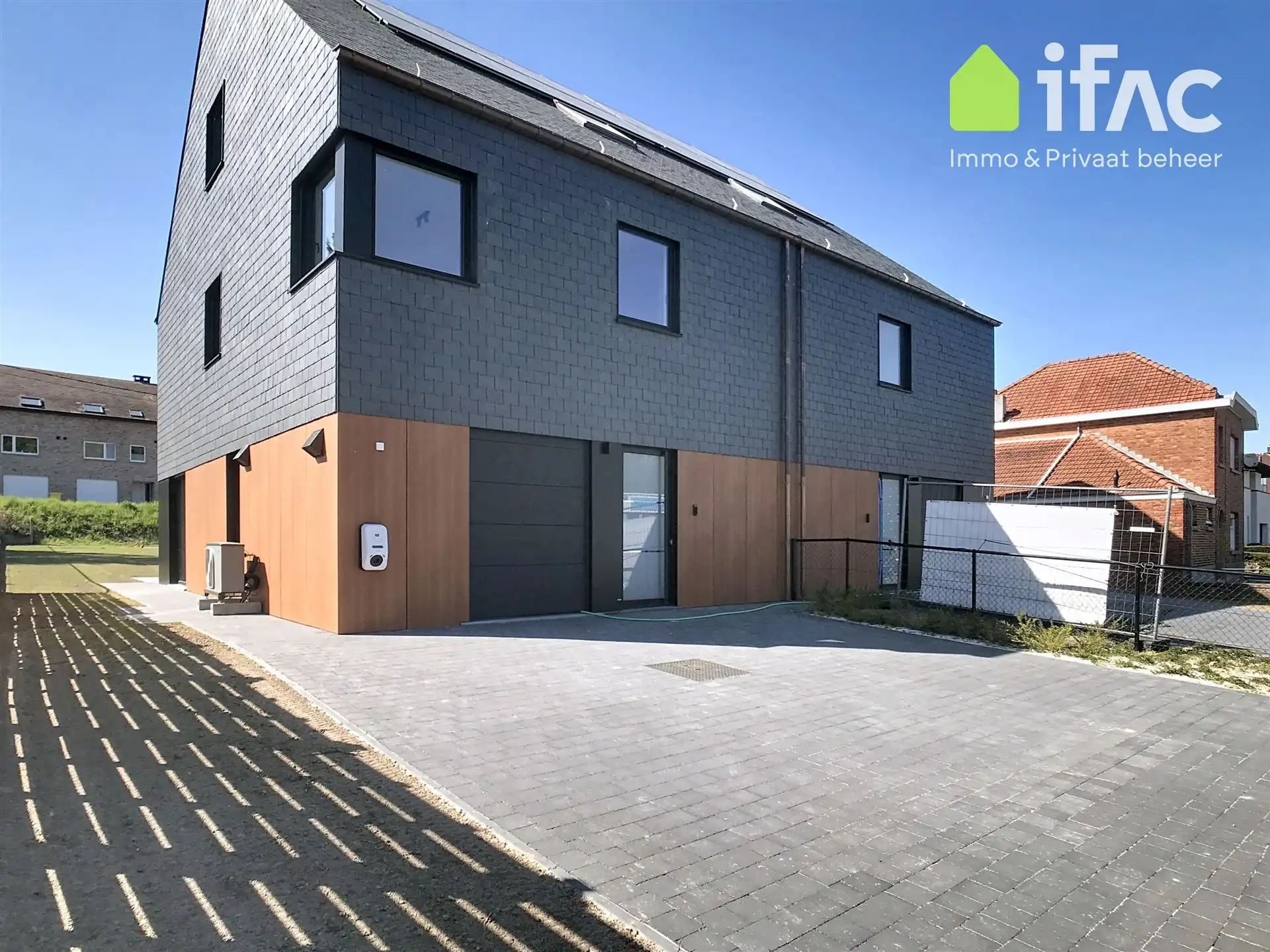 Nieuwbouwvilla, 3 slpks, garage en tuin foto {{pictureIndex}}