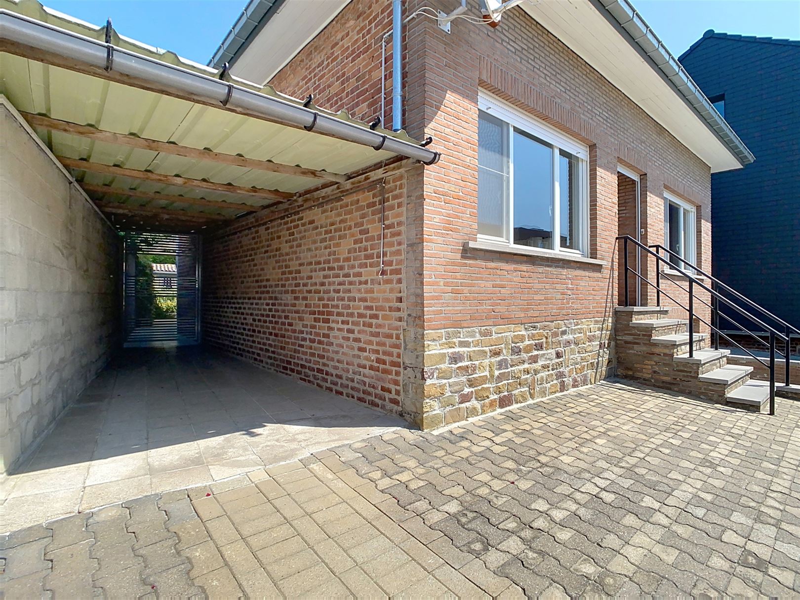 Gezellige woning, 2 slpks, terras/koer, garage, 2a 77ca  foto 4