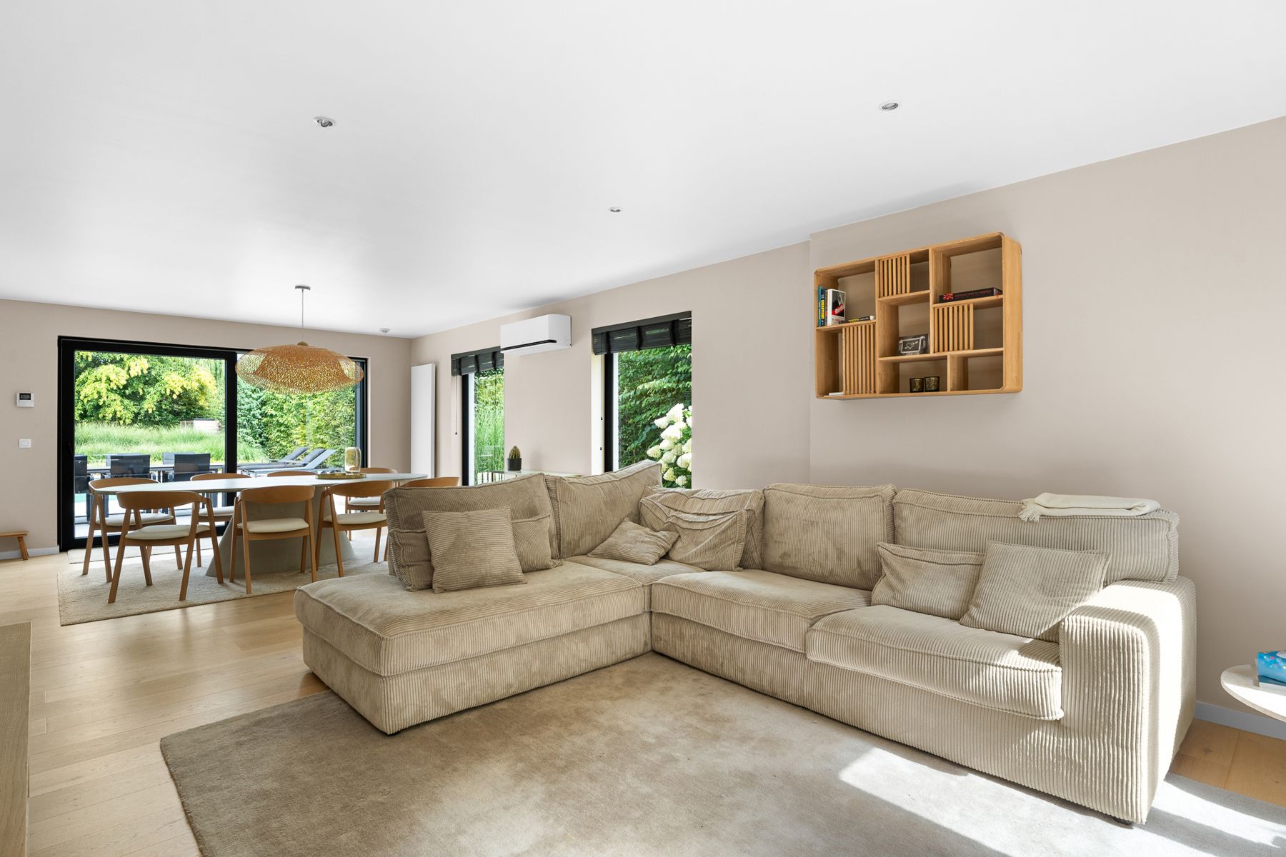 Moderne, riante en luxueuze, villa op gunstige ligging foto 4