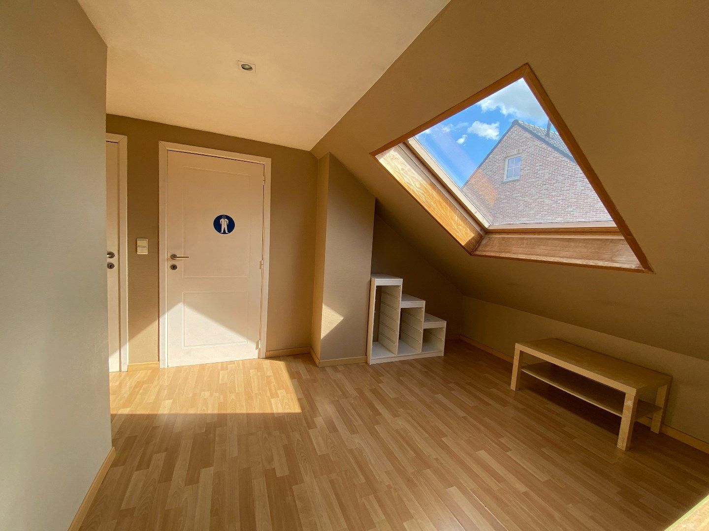 Alleenstaande woning met 4 slaapkamers en grote tuin foto 11