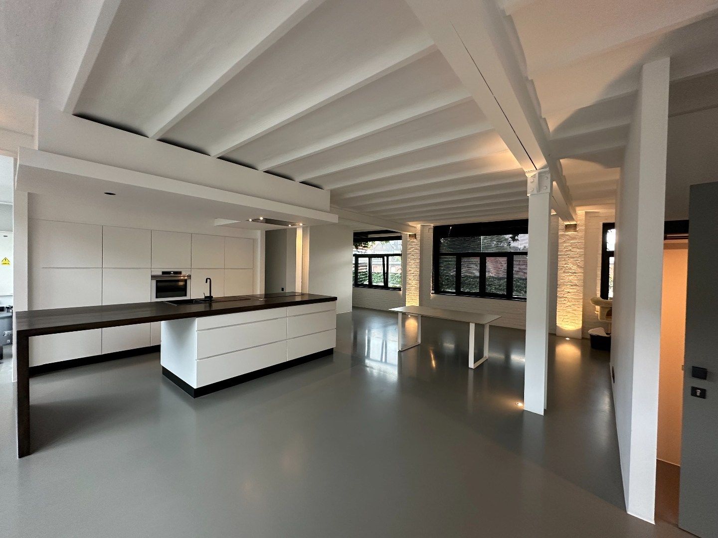 Unieke loft in het hart van de stad met twee slaapkamers foto 2