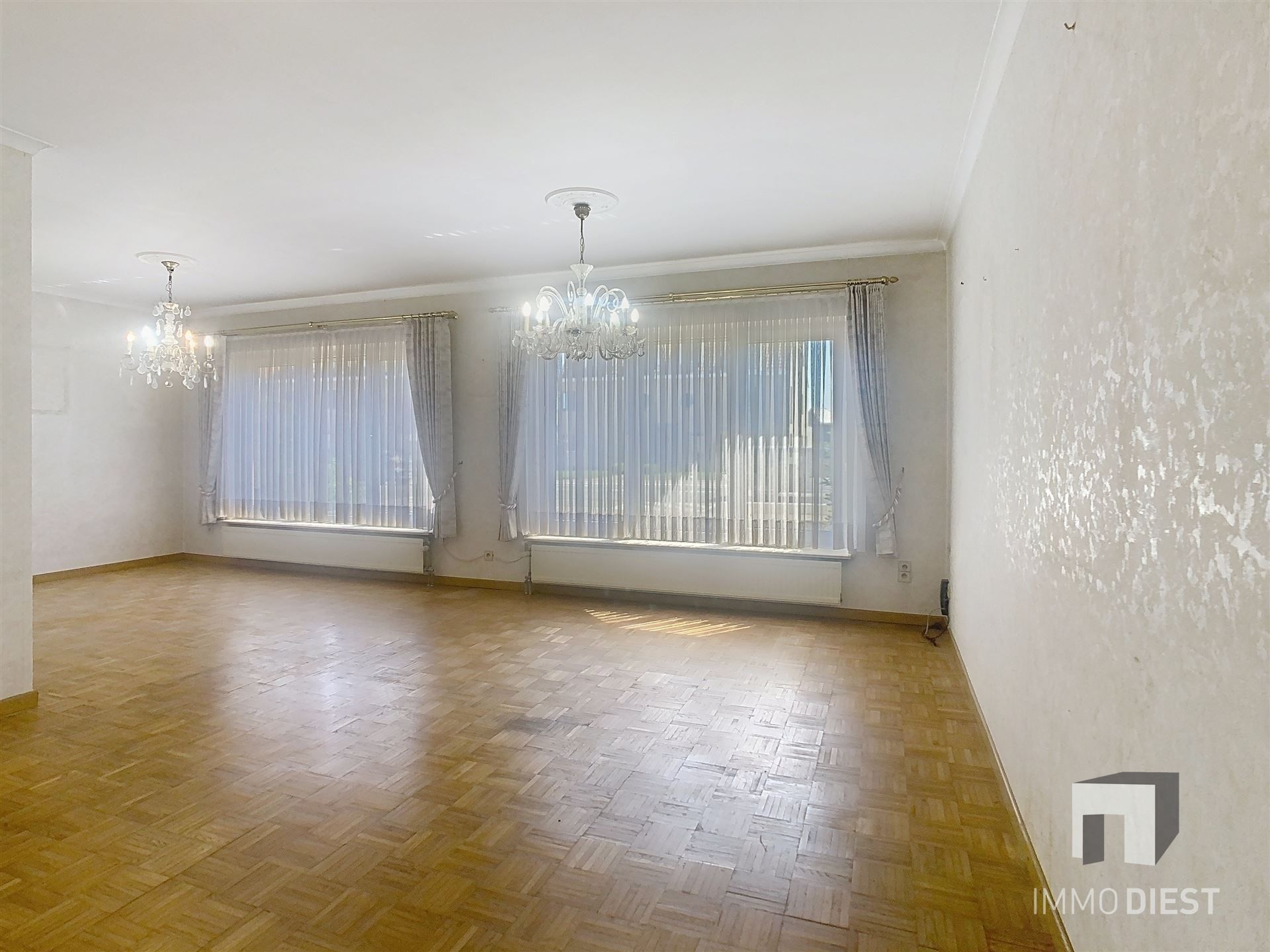 Building met 3 woonentiteiten en 3 garages foto 9