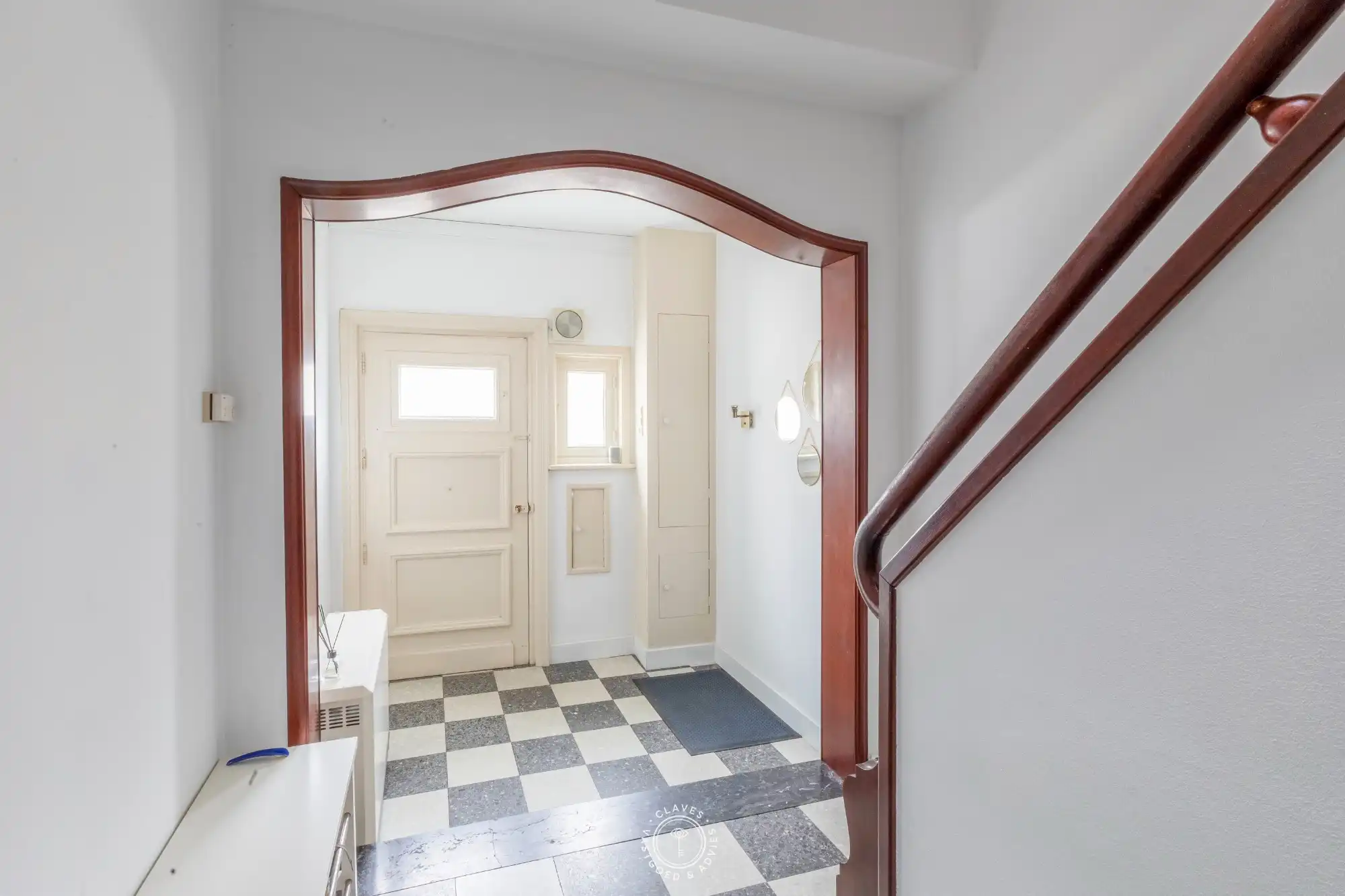 Prachtige bel-etage woning met parkeerplaats en garage in hartje Temse foto 16